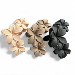 Set of 3 Floral Hair Clips in Neutral Tones